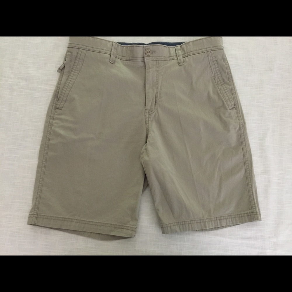 Weatherproof Shorts Tan Size 36
